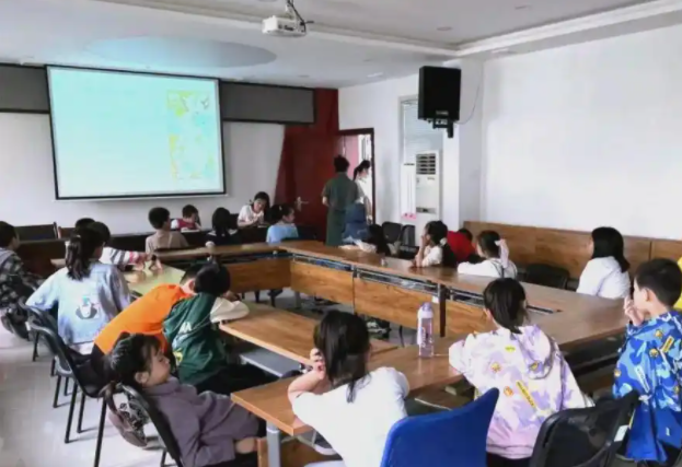 把勇于奋斗敢于贡献的体育精力作为推进教育继续进步的动力基因 把勇于奋斗敢于贡献的体育精力作为推进教育继续进步的动力基因