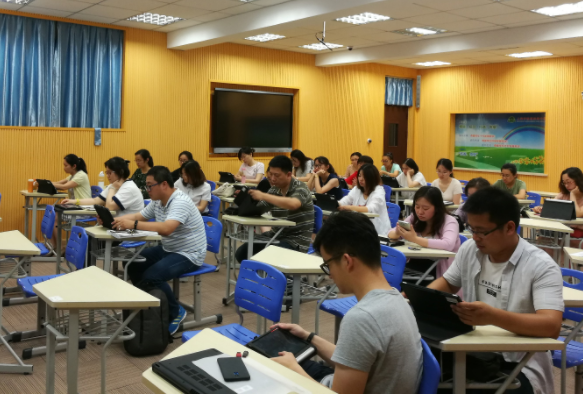 教育家精力为引领深化教师办理点评变革用数字化赋能教师成长 教育家精力为引领深化教师办理点评变革用数字化赋能教师成长